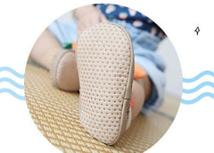 MOMISY Anti-Skid leather soled Shoe Socks for Baby Boys and Baby Girls-12 to 18 months, Medium (Grey Bear, M)